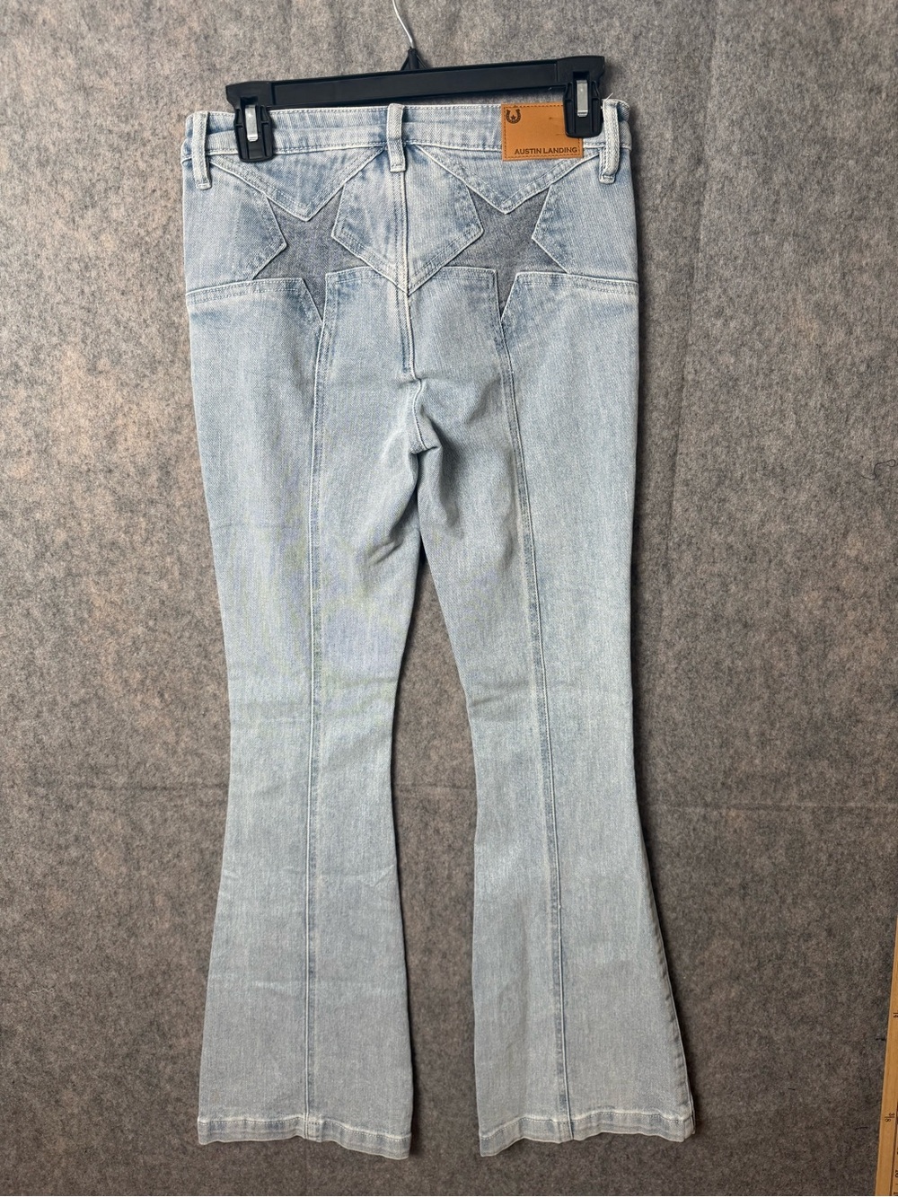Austin Landing Woman size 1 Light Wash western Flared Jeans star pockets